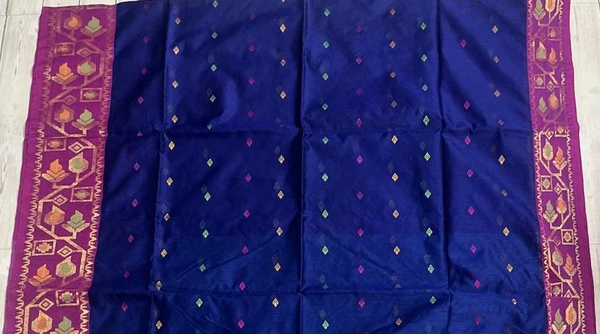 SKU0817 : Elegant Handwoven Semi Silk Saree - Hand Wash, Yes