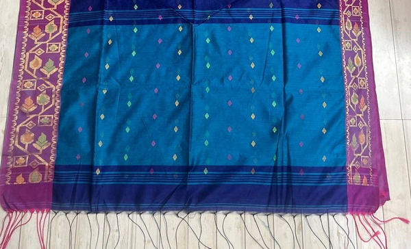 SKU0817 : Elegant Handwoven Semi Silk Saree - Hand Wash, Yes