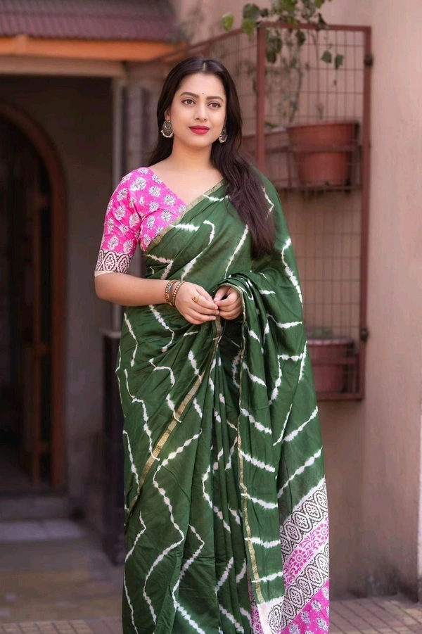 Mulmul Cotton Printed Saree With Contrast Blouse Piece 