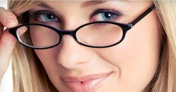Blue Rays Blocking (Blue Cut Lenses will block Harmful rays of Computer, Mobile etc) Premium Quality Oval Shape Reading Glass for both Men and Women - +1.75