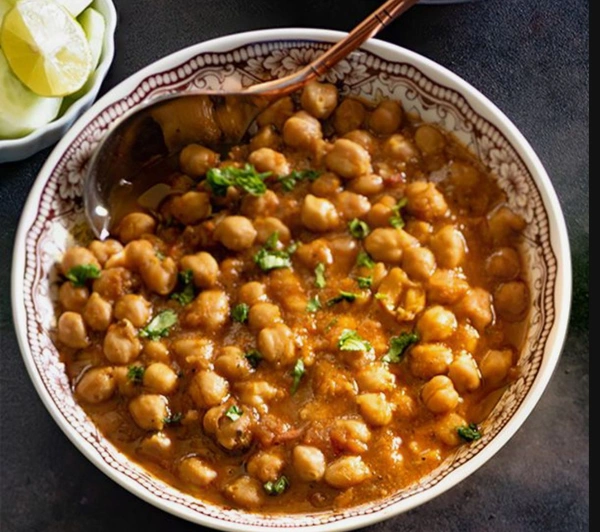 Egg Chana Masala - Suruchi Hotel & Restaurant
