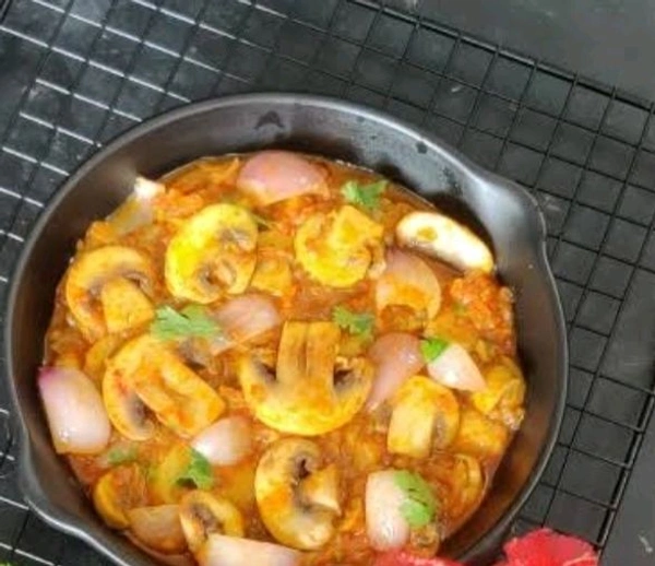 Mushroom Do Pyaza - Chhuti Restaurant