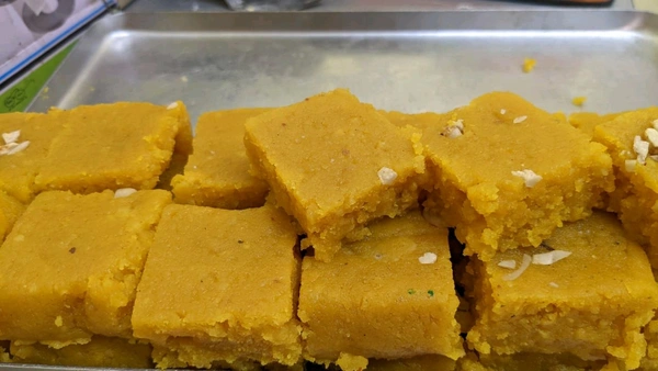 Muger Barfi - Rosogolla