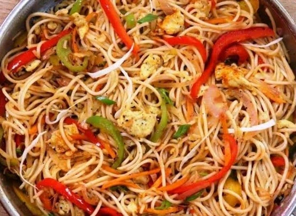 Veg Noodles  - Daddy's Cafe