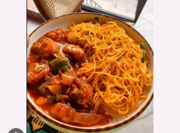 Combo Noodles With Chilli Mushroom - Daddy's Cafe