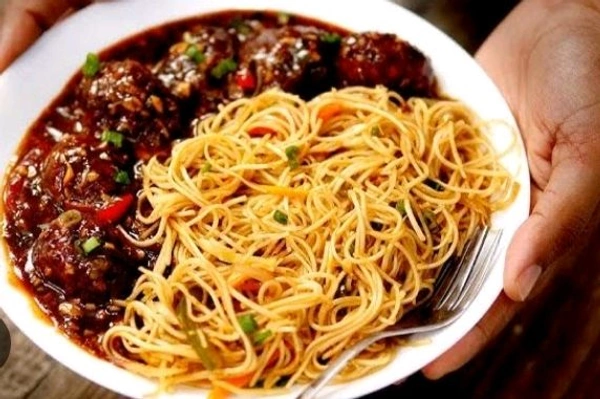Combo Noodles With Veg Manchurian  - Daddy's Cafe