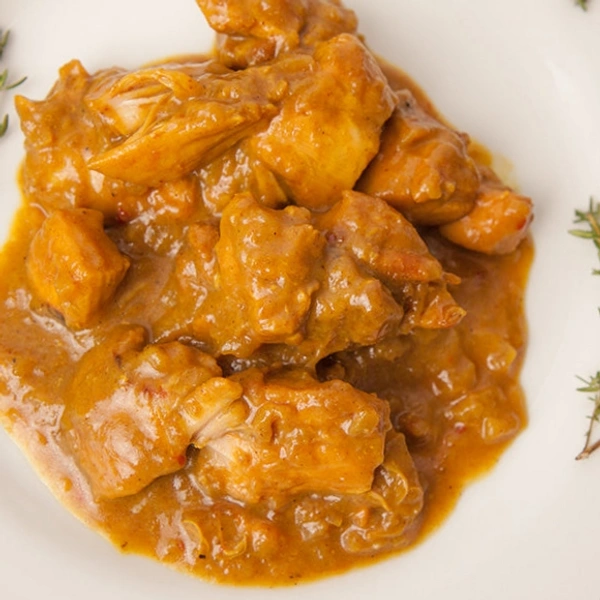 Chicken Curry (2 Pcs) - Chhuti Restaurant