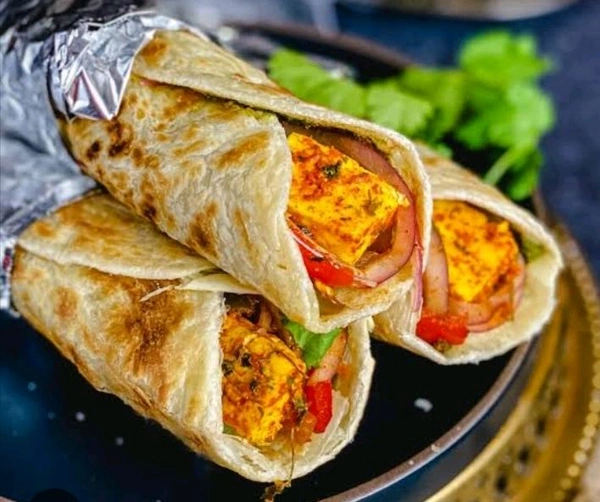 Veg Paneer Roll  - Daddy's Cafe