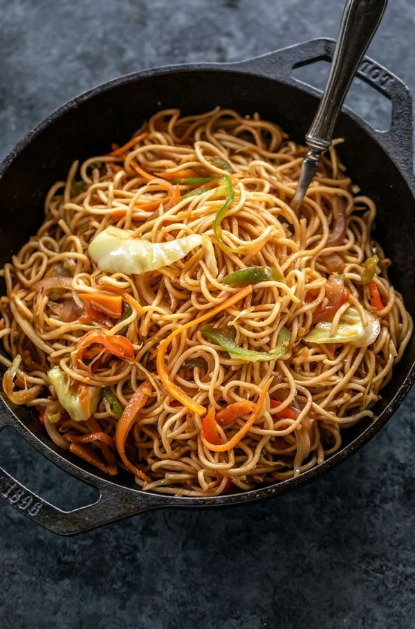 Veg Hakka Noodles  - Chhuti Restaurant