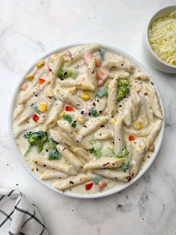 White Sauce Pasta - Daddy's Cafe