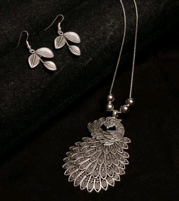 Cool Martini Necklace 💫🌟 - Gray, Free