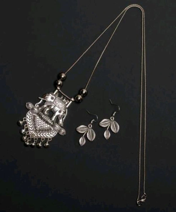 Cool Martini Necklace 💫🌟 - Gray, Free