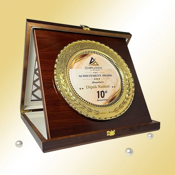 Caro Corporate Award Momentos  - 11.75 in x 11.75 in