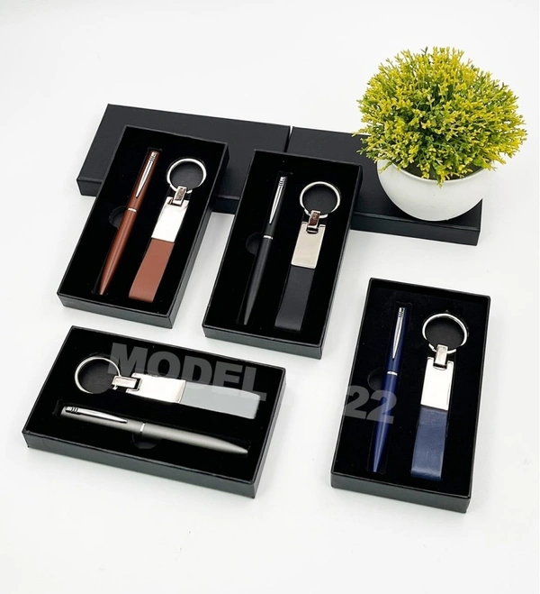 Caro 2 in 1 Giftset - PU Metal Keychain with Metal Ball Pen - Gray