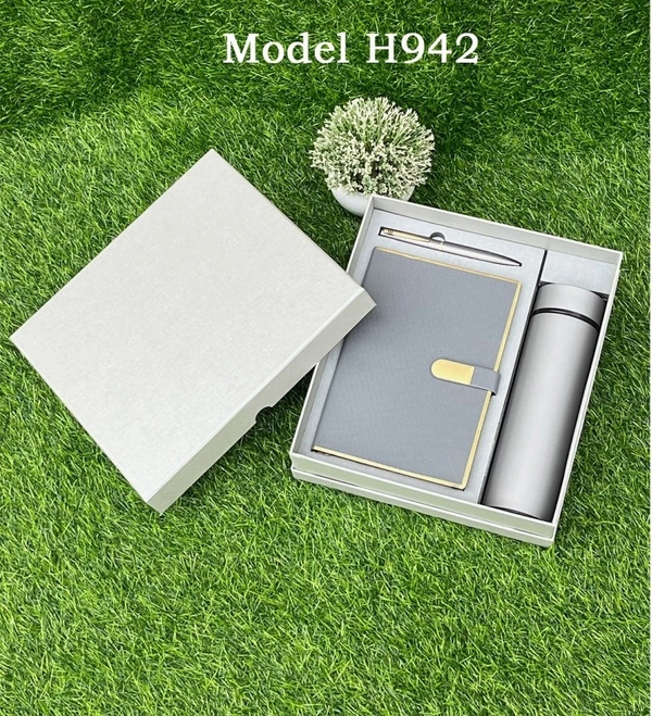 Caro 3 in 1 Giftset - Flask Bottle, Diary & Pen - A5 - 500ml, Red