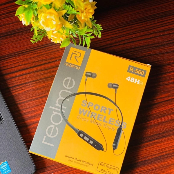 Realme R 560