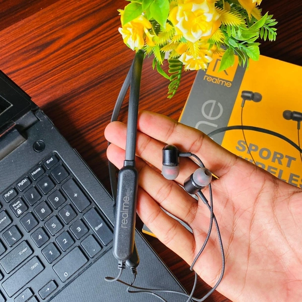 Realme R 560