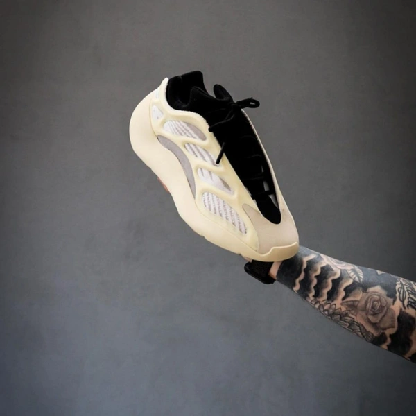 Adidas Yeezy White 700 V3 Glow In Dark - 44