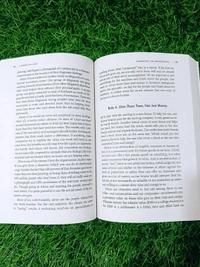 Leaders Eat Last by Simon Sinek – Best Leadership Book on Building Trust, Teams, and Lasting Success