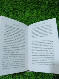 Astrophysics for People in a Hurry by Neil deGrasse Tyson – Simplified Guide to Universe, Space, and Cosmology