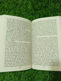 A Brief History Of Time by Stephen Hawking | Astrophysics for Beginners, Universe Explained, Science Bestseller Book