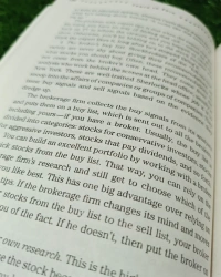 Learn to Earn by Peter Lynch | Beginners Finance Book, Investing Basics, Stock Market for Students & Young Adults