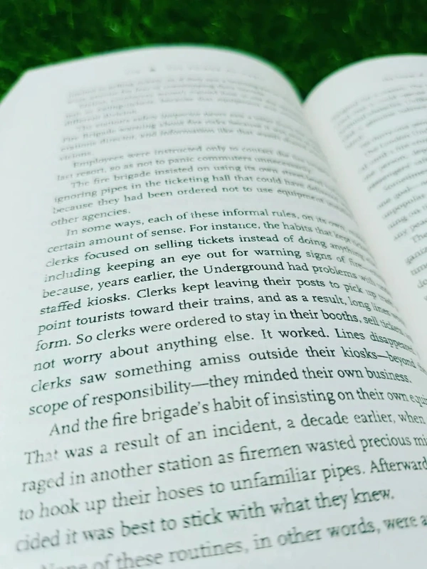 The Power of Habit by Charles Duhigg | Habit Formation Guide, Science of Habits Book, Personal Change Bestseller