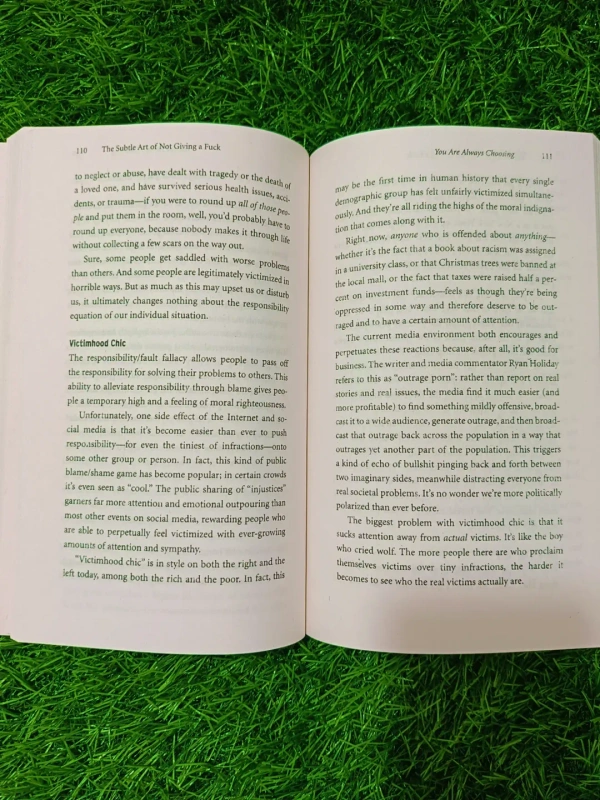 The Subtle Art of Not Giving a F*ck by Mark Manson | No-Nonsense Self-Help Book, Life Advice Bestseller, Mindset Transformation