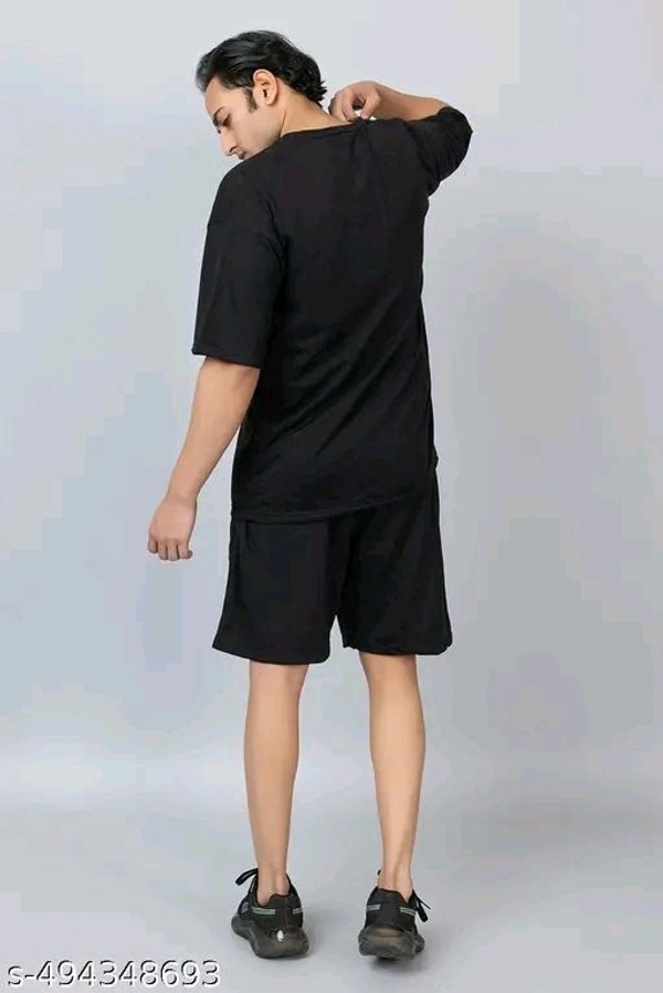 Cotton Blend Men Cotton Blend Oversize Tshirts*
Fabric: Cotton Blend
Sleeve Length: Short Sleeves
Pattern: Solid
Net Quantity (N): 1
Sizes:
M (Chest Size: 21 in, Length Size: 27.5 in) 
L (Chest Size: 22 in, Length Size: 28 in) 
XL (Chest Size: 23 in, Length Size: 28.5 in)  - Black, XL