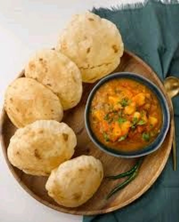 आलू पूरी Allo Puri