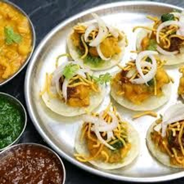 आलू पूरी Allo Puri
