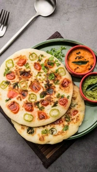 onion tomato uttapam