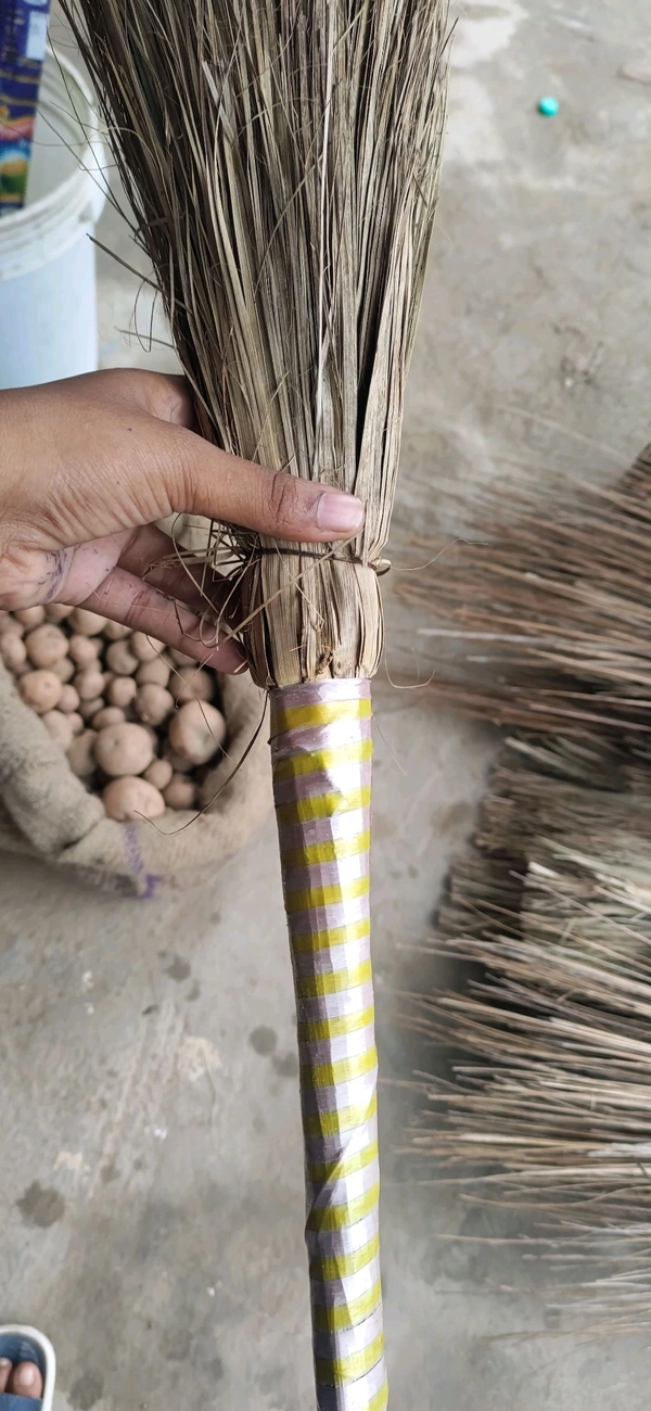 Khajur Jhadu