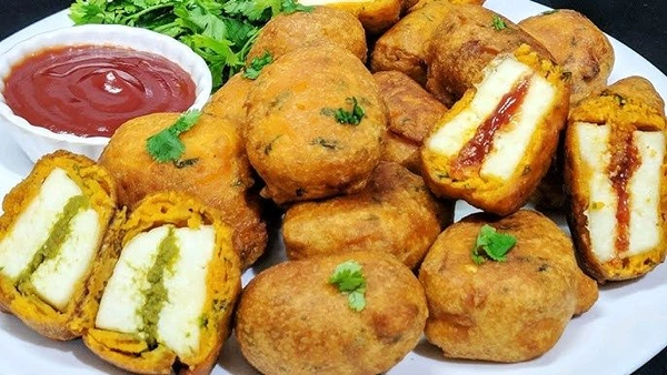 पनीर पकोडा (6 PC.)