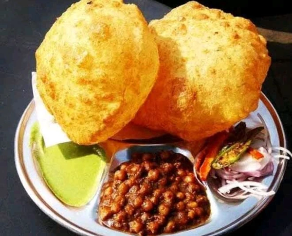 छोला भटूरा