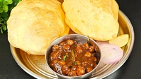 छोला भटूरा