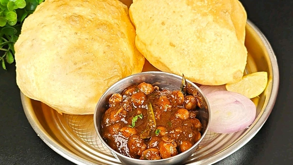 छोला भटूरा
