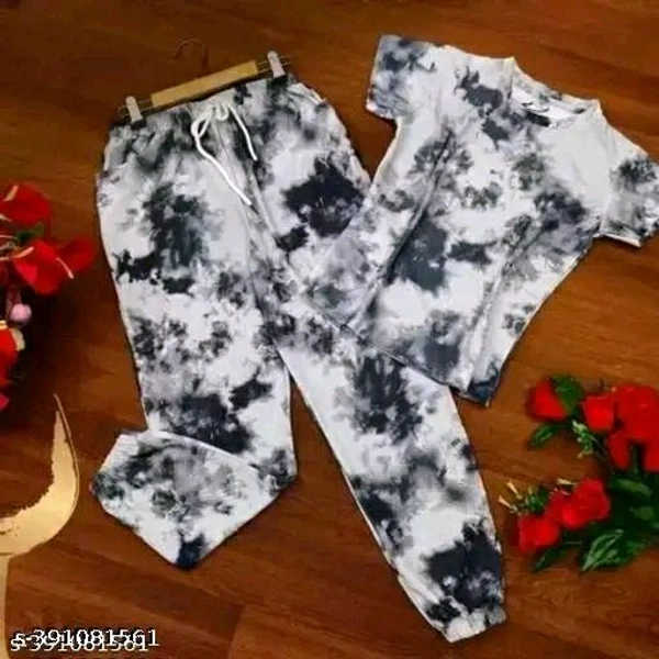 Dapper.Duds.woman set print  crop and pant stylish summer
Name: Dapper.Duds.woman set print  crop and pant stylish summer
Top Fabric: Cotton Blend
Bottom Fabric: Cotton Blend
Sleeve Length: Short Sleeves
Net Quantity (N): 1 - S