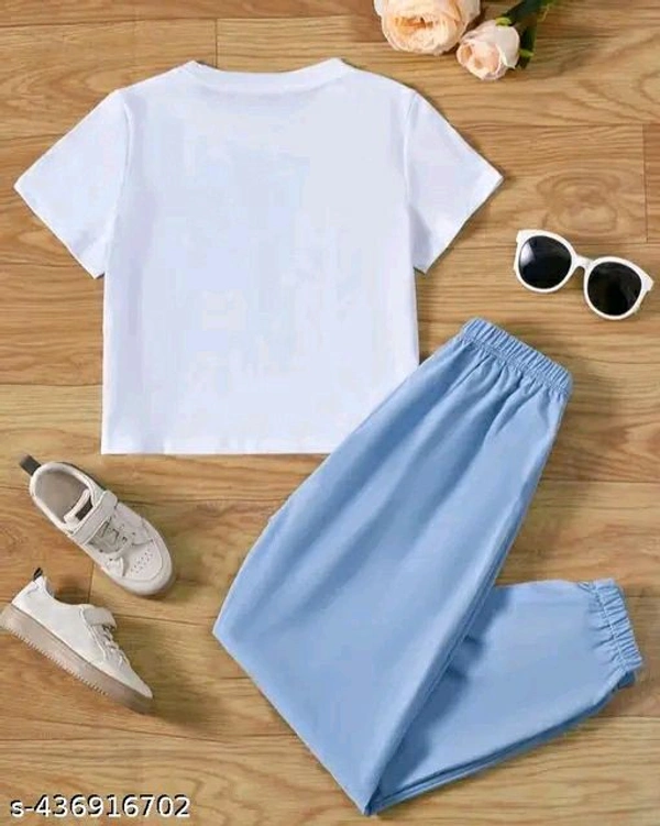 New Stylish Trendy Partywear T-shirt & Bottom Sets For Women & girl's With Cargo Trouser Pant.
Name: New Stylish Trendy Partywear T-shirt & Bottom Sets For Women & girl's With Cargo Trouser Pant.
Top Fabric: Polyester
Bottom Fabric: Cotton Blend
Sleeve Length: Short Sleeves
Net Quantity (N): 1 - White, M