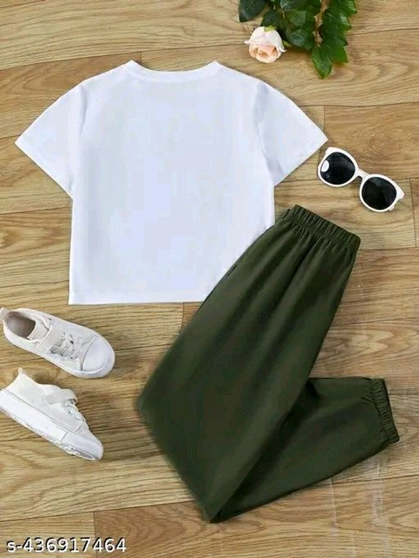 New Stylish Trendy Partywear T-shirt & Bottom Sets For Women & girl's With Cargo Trouser Pant.
Name: New Stylish Trendy Partywear T-shirt & Bottom Sets For Women & girl's With Cargo Trouser Pant.
Top Fabric: Polyester
Bottom Fabric: Polycotton
Sleeve Length: Short Sleeves - White, S