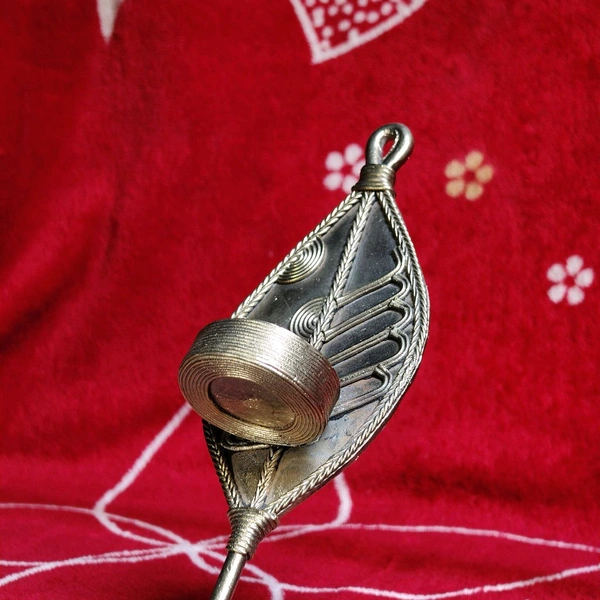 Dhokra Crafts - Hanging Leaf Candle Holder  - Length 6 Inch