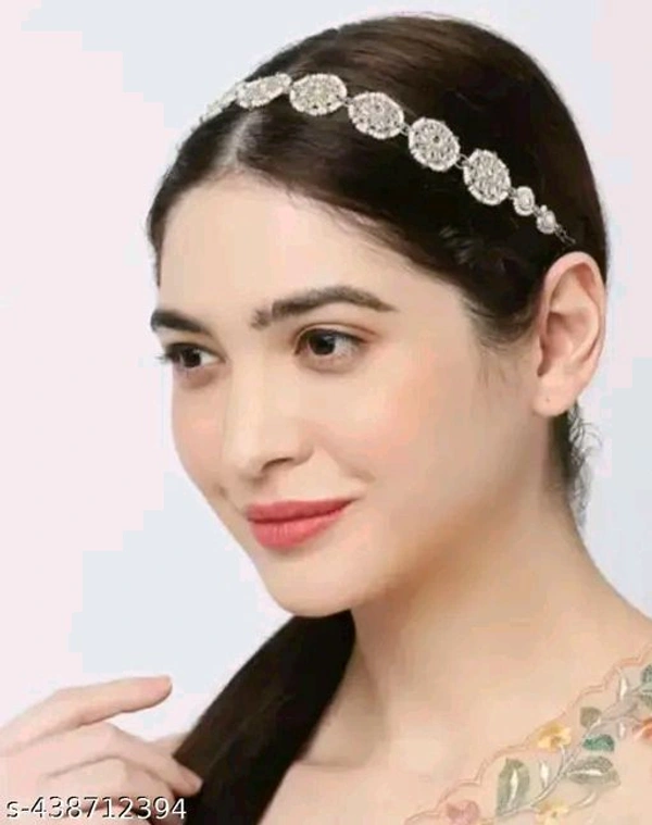 Jumka ,WOMENS NEW RAJSTHANI SISFULL WITH MAGTIKA AND JUMKKA  SET
Name: WOMENS NEW RAJSTHANI SISFULL WITH MAGTIKA AND JUMKKA  SET
Base Metal: Alloy
Plating: Gold Plated
Stone Type: Pearls
Sizing: Adjustable
Type: Maangtika and Earrings
Net Quantity (N): 1
Jhumka Earrings For Women girls Traditional Temple Jewellery for woman
Jhumki Earrings  - Free