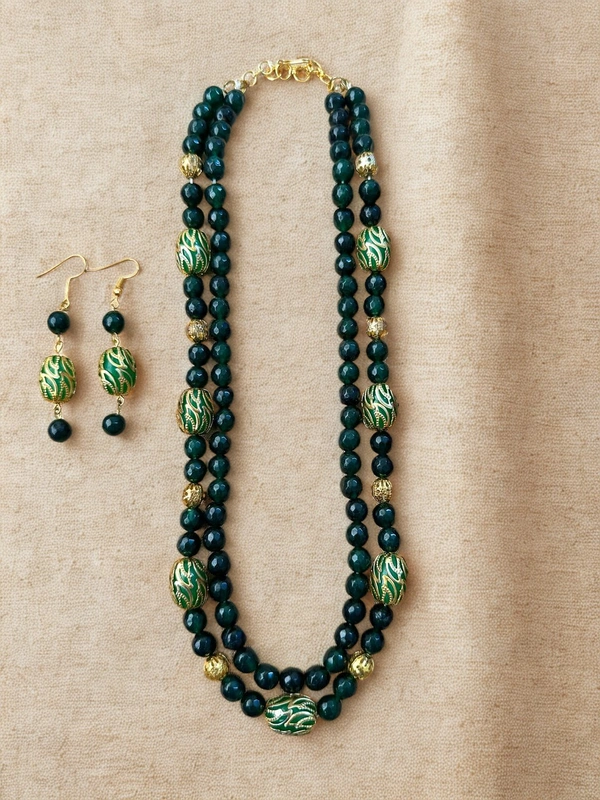 2-layer beaded necklace set features perfectly matched beads and coordinating earrings
