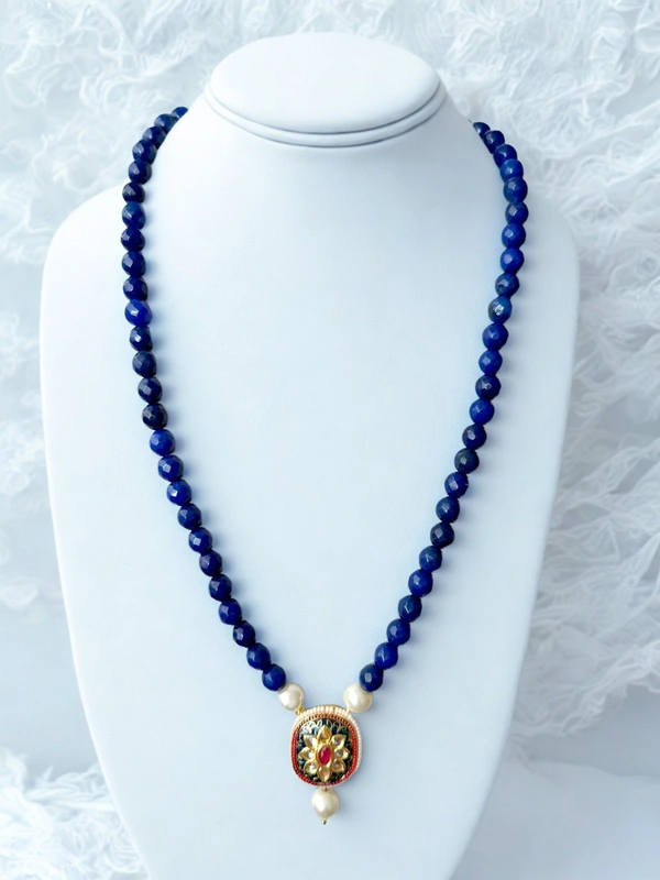 Beaded necklace with a beautiful pendant