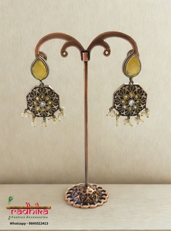 Octagon-shaped Oxidised Dangler with Pan-shaped Matching Stone