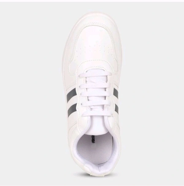 Stridedge "Ziptoo StrideEdge™ Classic White Sneakers – Luxe Streetwear with Supreme Comfort & Style"
- White, 6