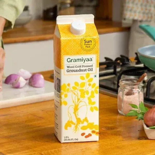 Gramiyaa Wood Cold Pressed Groundnut Oil (1 L): 910 g - 1L