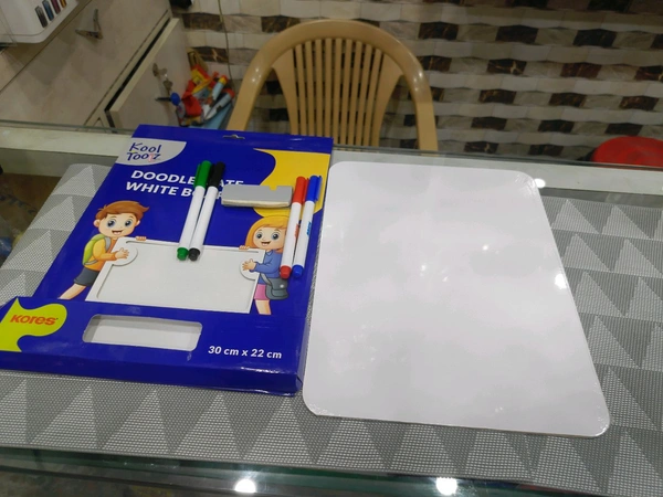 Kores White Board With Colour Markers And Duster