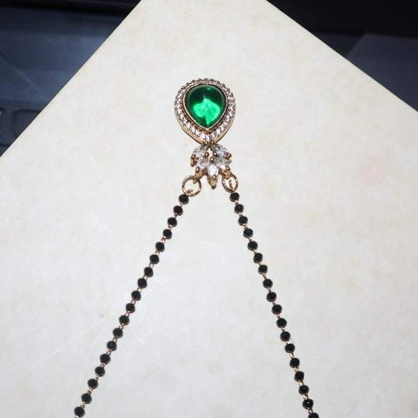 Emerald Radiance: Luxe Mangalsutra Pendant