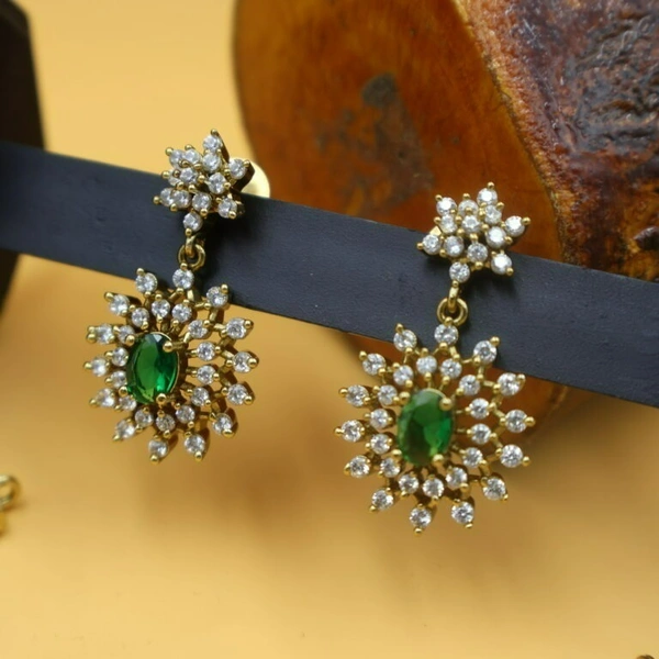 Emerald Radiance Kundan Necklace Set